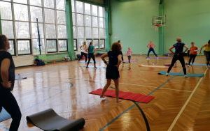 Dom Kultury na Os. Witosa. LOOK V: 2022 - Zajęcia fitness w szkole 13.04.2022 (1)
